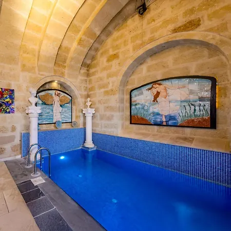 Pegas Cave Hotel *