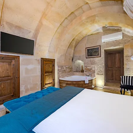 Pegas Cave Hotel *
